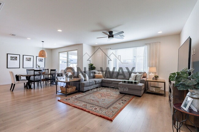 Building Photo - 5411 S Canyon Rim