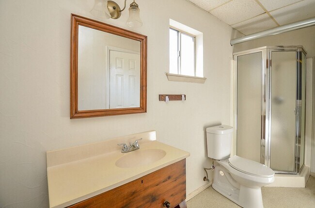 Building Photo - 9215 Sharpcrest St