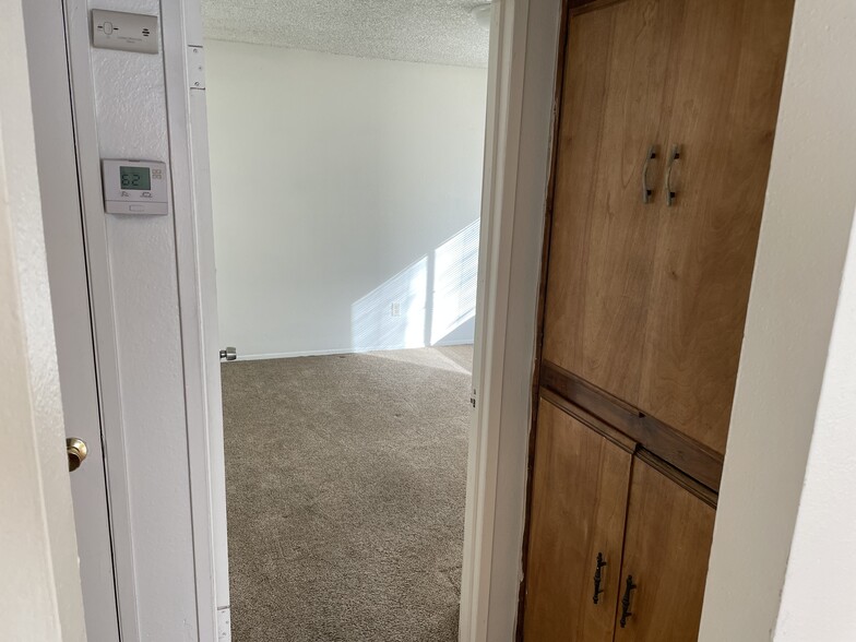 Building Photo - 218 Woodrow Ave