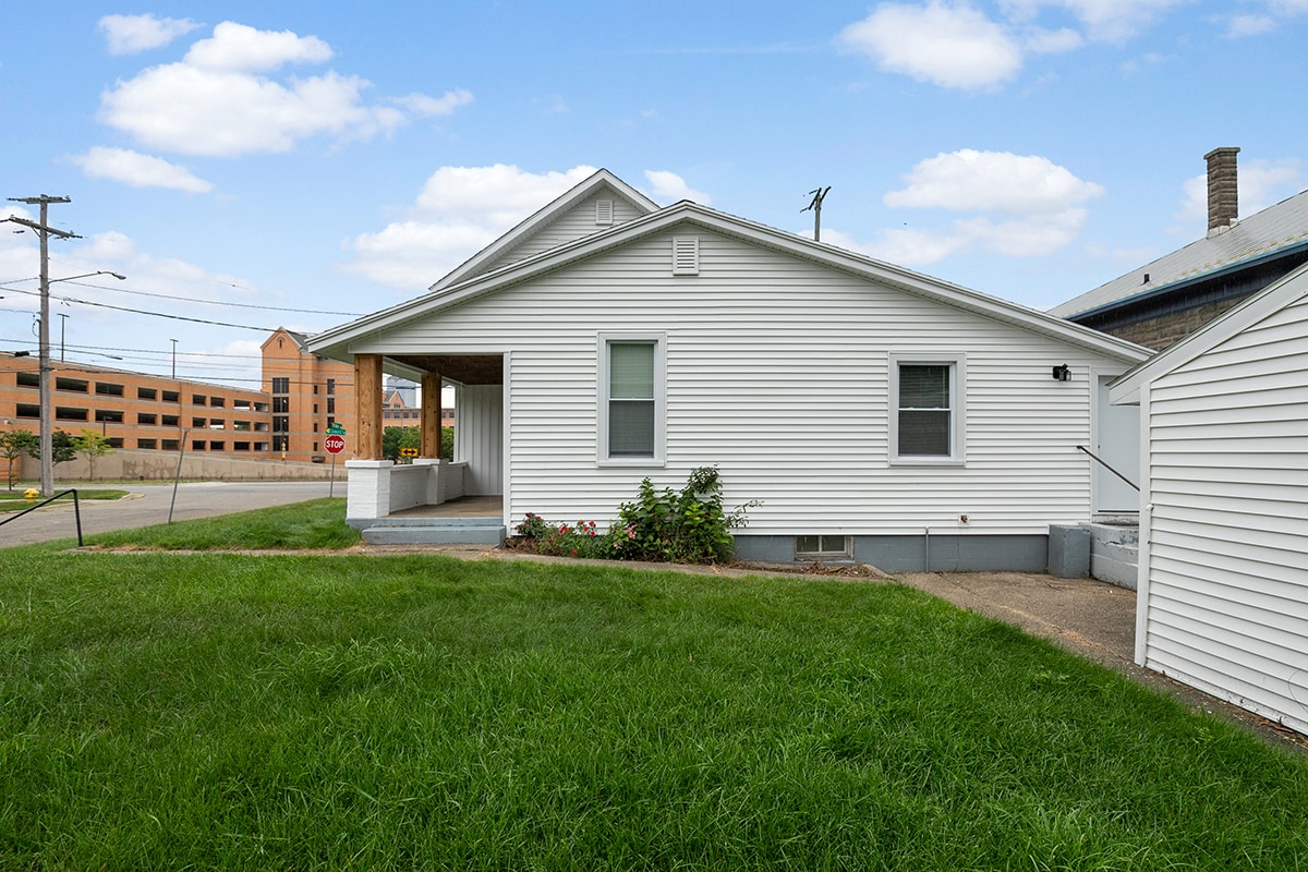 Building Photo - 25 Seward Ave NW