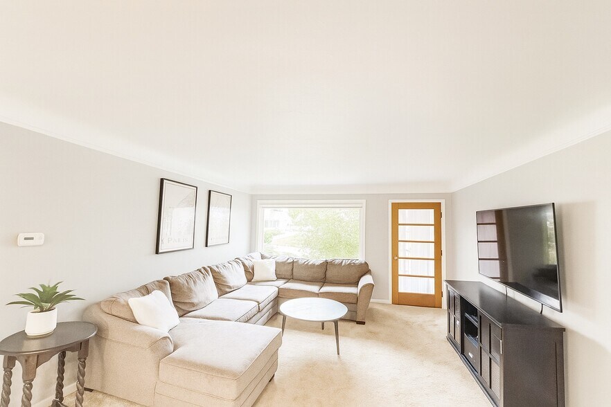 Building Photo - 1805 Beaconwood Ave