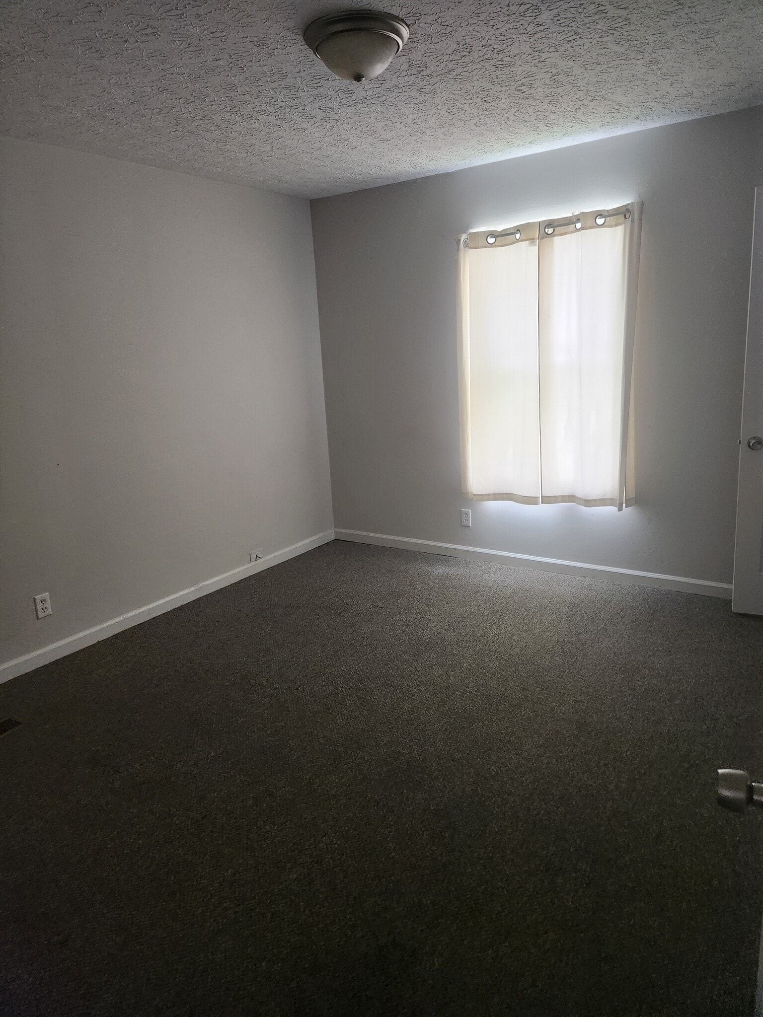 Building Photo - 3109 Wildwood Dr