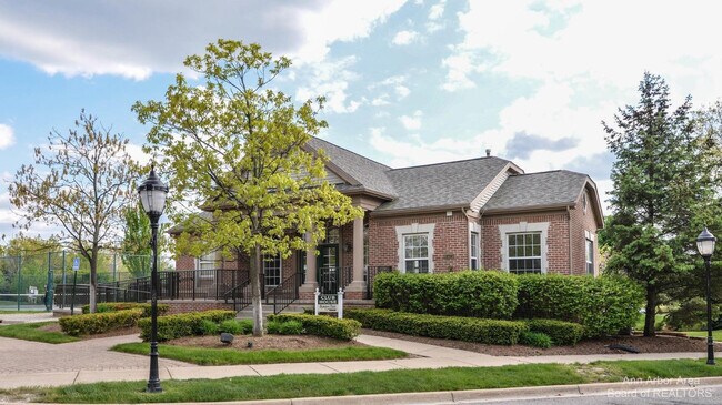 Building Photo - 2974 Barclay Way