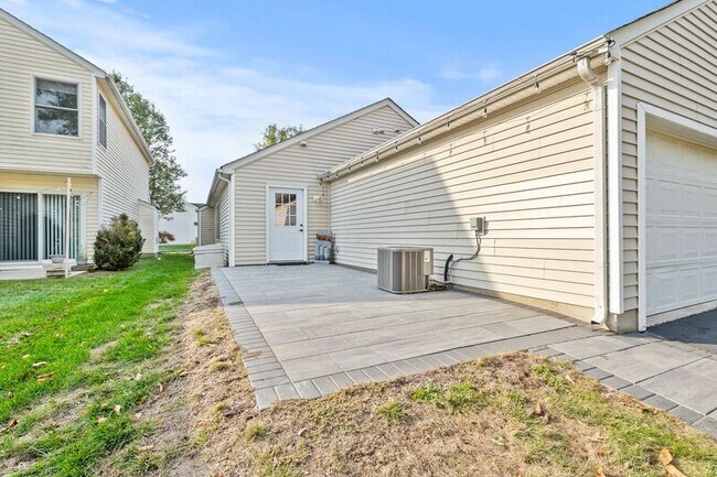 Building Photo - 1522 Sargas St