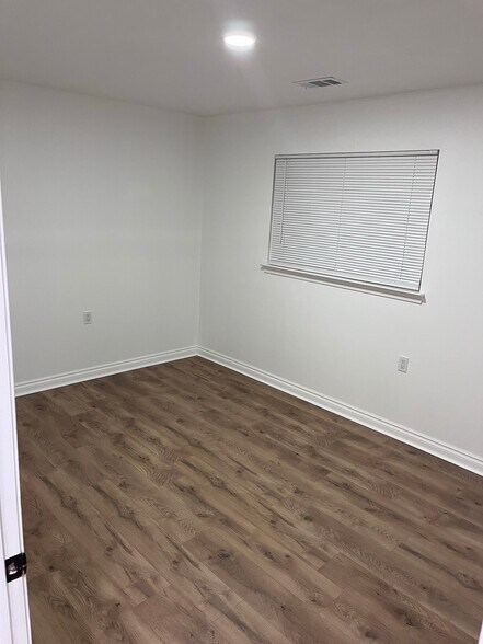 Building Photo - 16140 Clarkson Dr