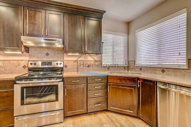 Building Photo - 2656-Square Foot Home with 4 Beds and 3 Ba...