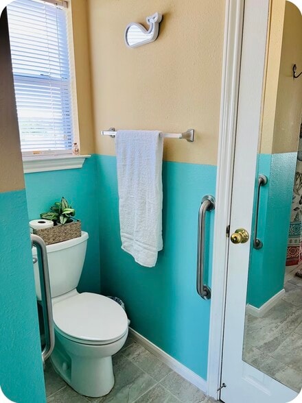 Building Photo - 402 14th St