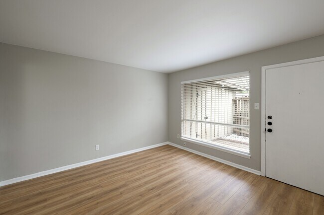 Building Photo - 1529 Wirt Rd