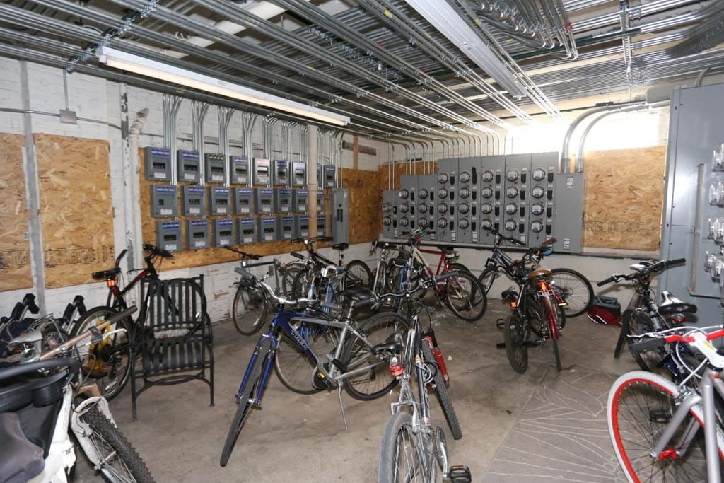 Building Photo - 457 W Melrose St