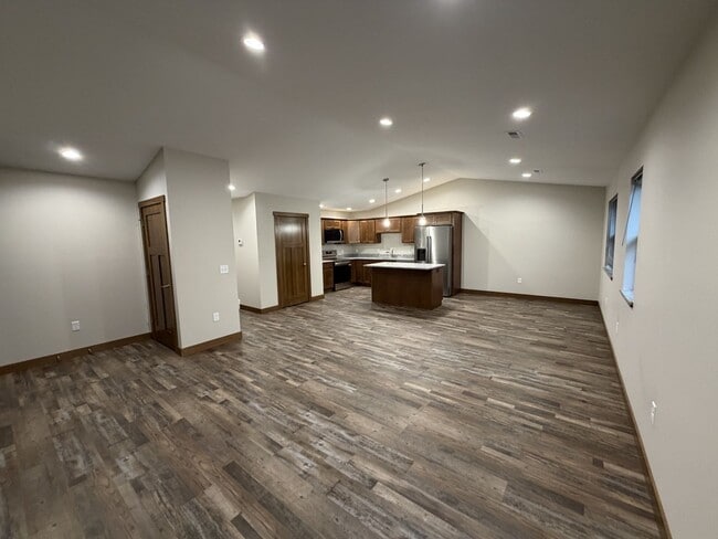 Building Photo - 1124 Garfield Ave