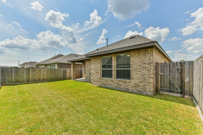 Building Photo - 6330 Lemon Balm Ln