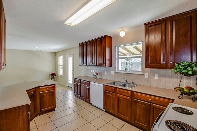 Building Photo - 18231 Valebluff Ln