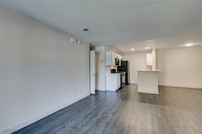 Building Photo - 2200 S Fort Apache Rd