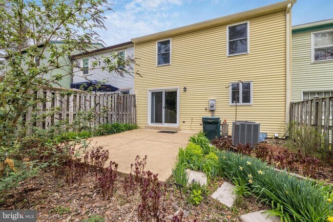 Building Photo - 9823 St Cloud Ct