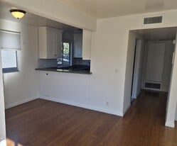 Building Photo - 848 San Pascual Ave