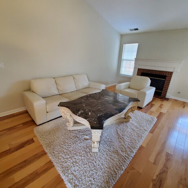 Building Photo - 122 White Branch Ct