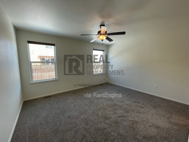 Building Photo - 420 Territory Ln