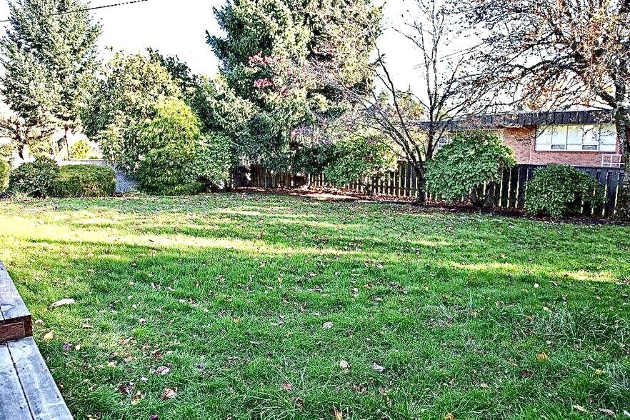 Building Photo - 5404 NE 54th Ave