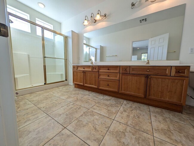 Building Photo - 205 Heiple Ct