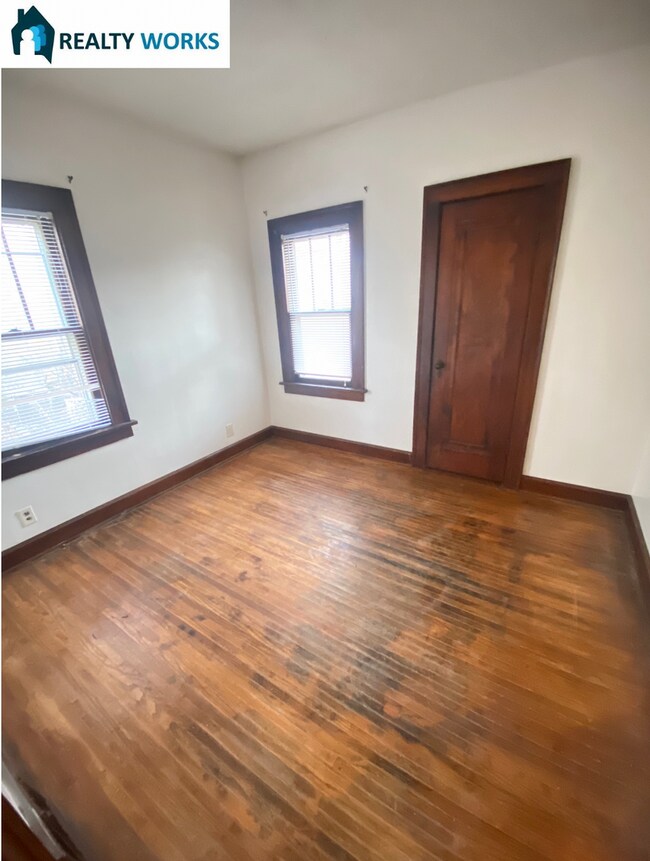 Building Photo - 4525 Hillside St