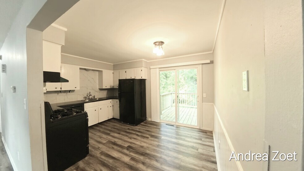 Building Photo - 2555 Ridgemoor Dr SE