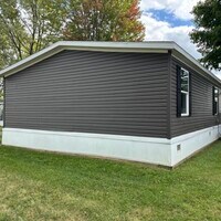 Building Photo - 2800 W Memorial Dr