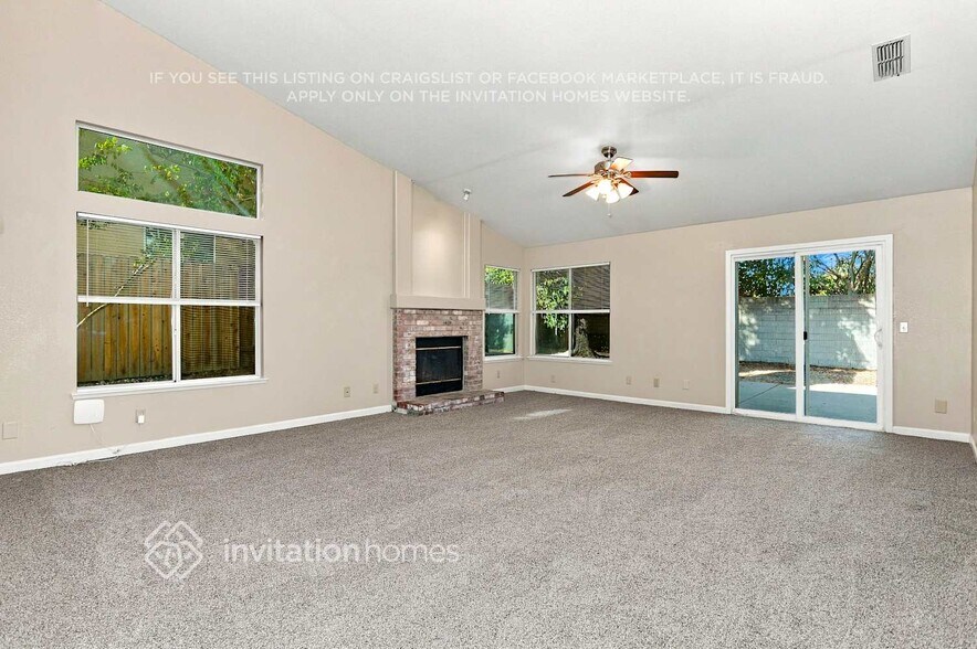 Building Photo - 8441 Solitude Ct