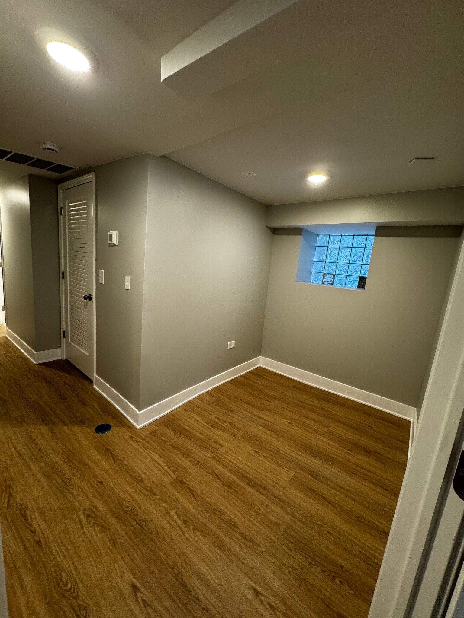 Building Photo - 3716 N Racine Ave