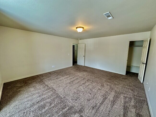 Building Photo - 5217 S 62nd St