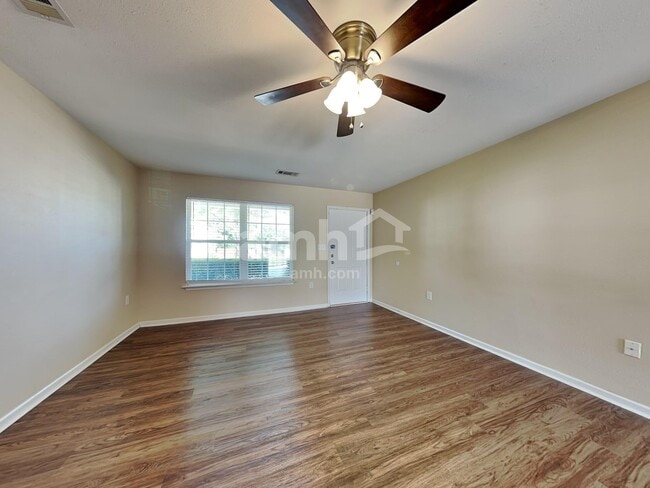 Building Photo - 1410 River Run Rd