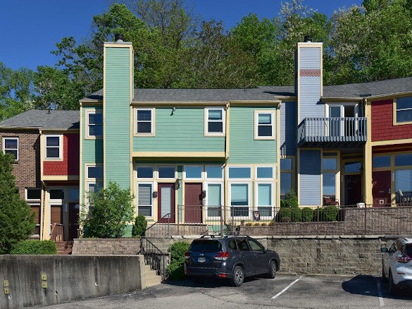 Building Photo - 562 Tusculum Ave