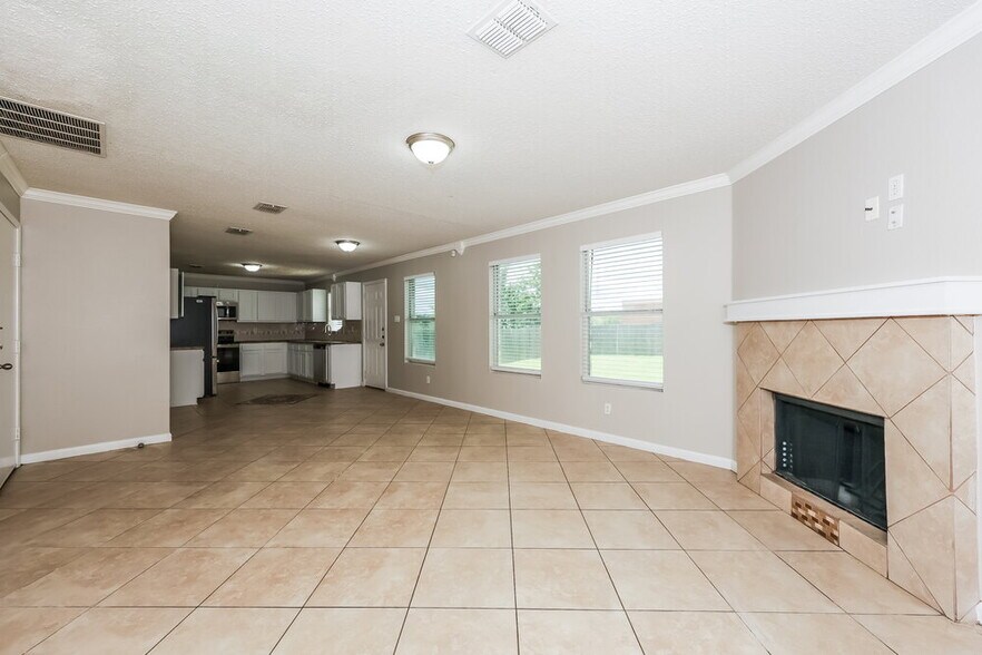 Building Photo - 3115 Teodoro Dr
