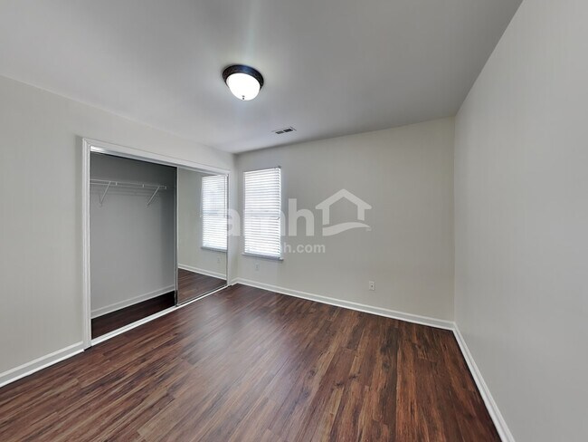 Building Photo - 126 Elrosa Rd