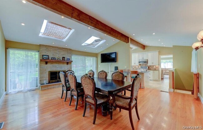 Building Photo - 20 Cherry Ln