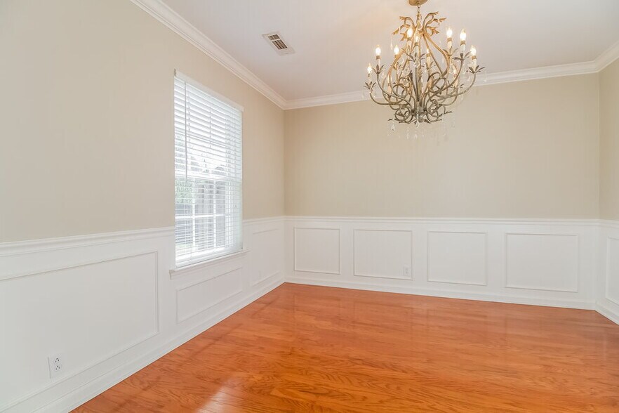 Building Photo - 1511 Antebellum Dr
