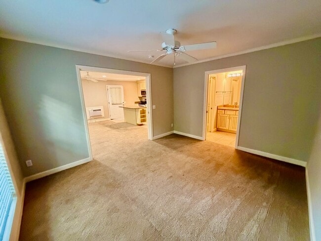 Building Photo - Top-Floor South End Villa Near Coligny Beach- Available Now!