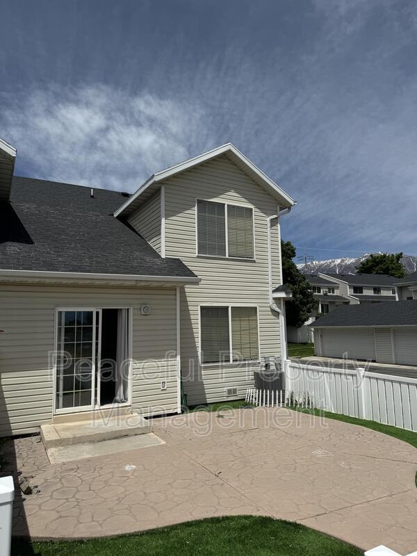 Building Photo - 1541 West Lane Court - 1