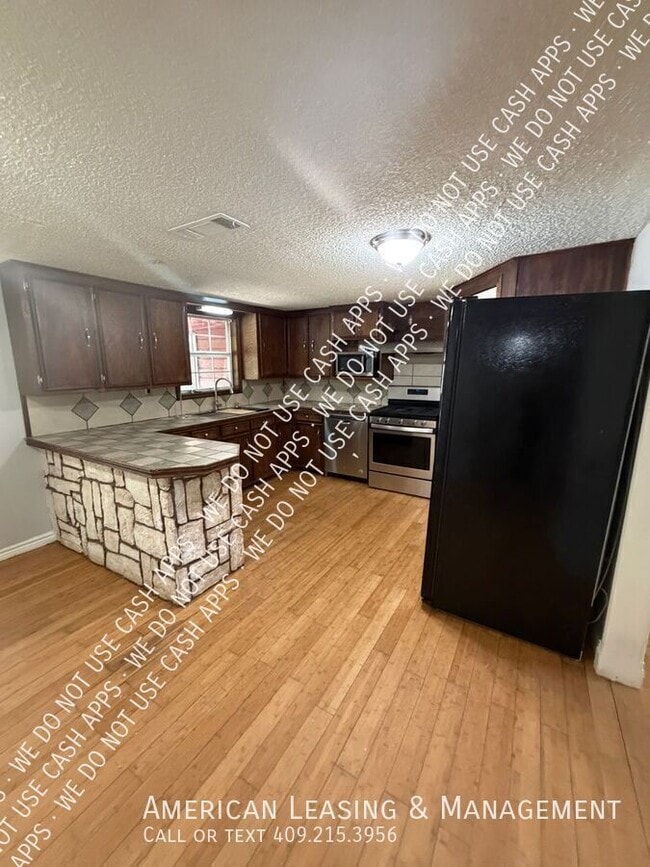 Building Photo - 10271 TX-103