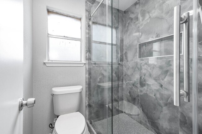 Building Photo - 3610 Brier Gardens Dr