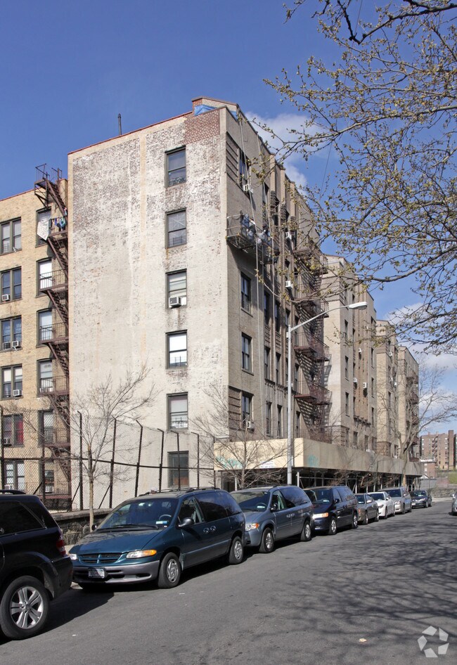 Primary Photo - 658-666 West 188th
