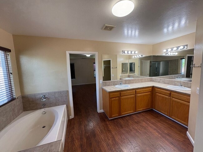 Building Photo - Two story home in SW Visalia coming soon!