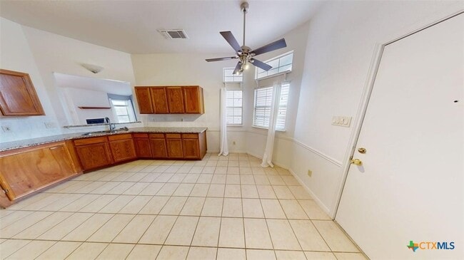 Building Photo - 411 Tomahawk Dr