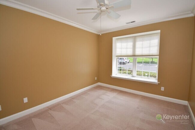 Building Photo - 1616 Saratoga Ct