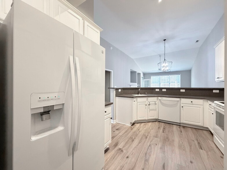 Building Photo - 10483 Dapping Dr