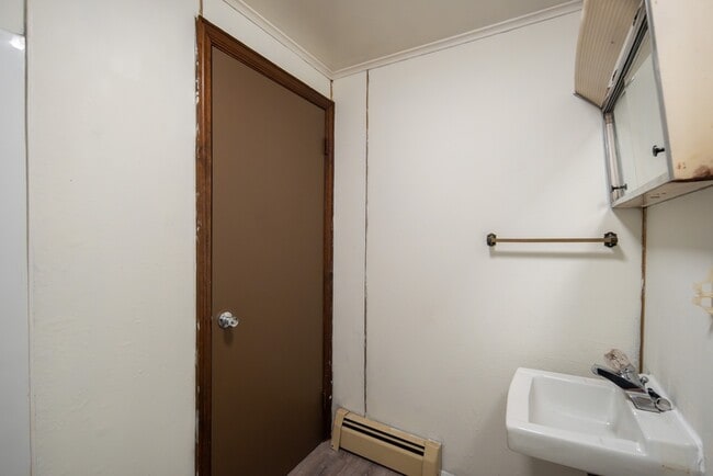 Building Photo - 7 105th St