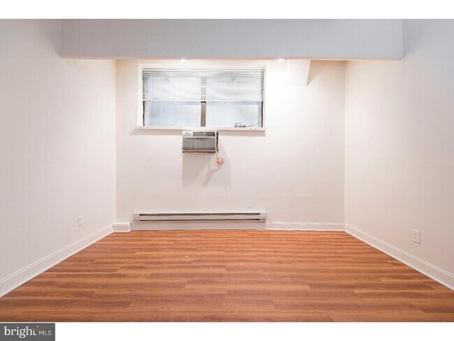 Building Photo - 2311 Spruce St