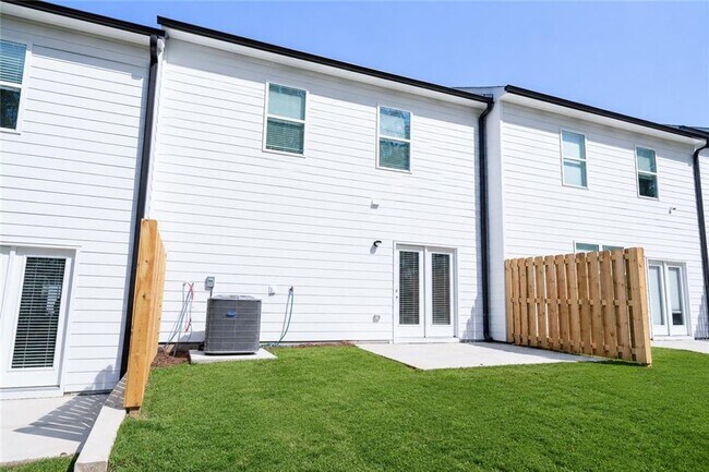 Building Photo - 24 Berryville Dr