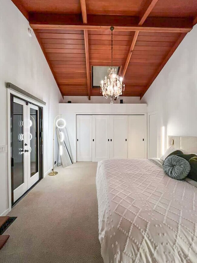 Building Photo - 522 Cascade Dr