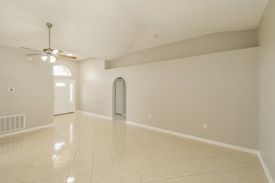 Building Photo - 3654 Braeden Ct
