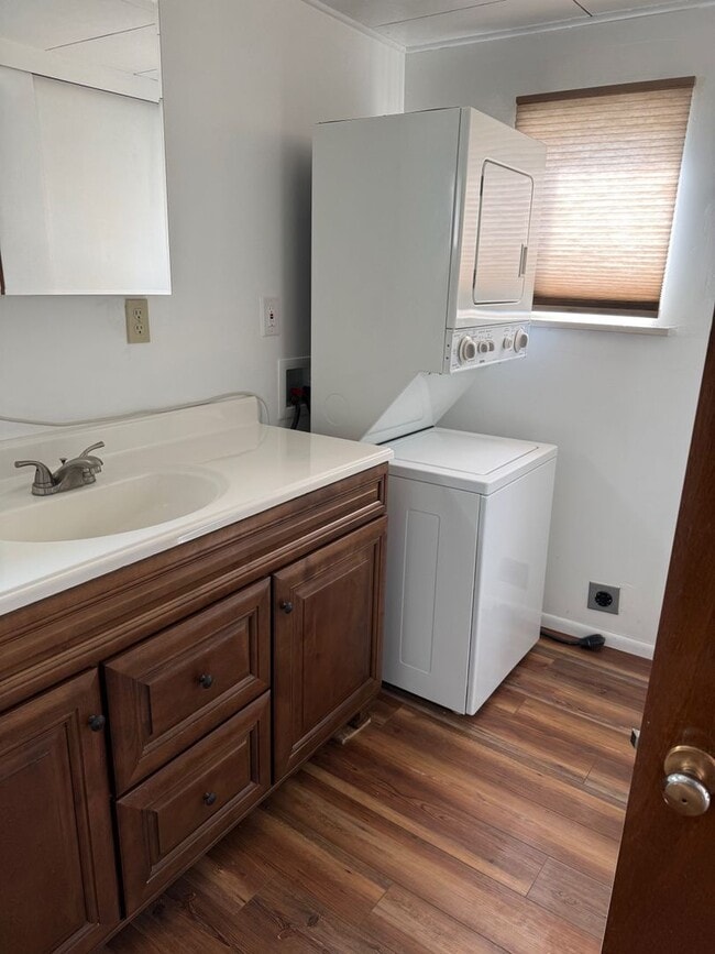 Building Photo - Charming 1 bedroom, 1 bathroom home available in Belgrade!